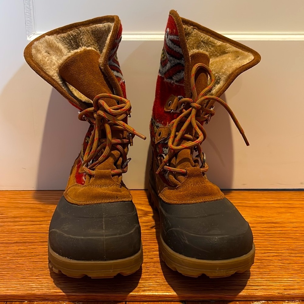 BareTraps Yaegar suede & faux fur adjustable lace up boots w/ Stay Dry System - Picture 4 of 16